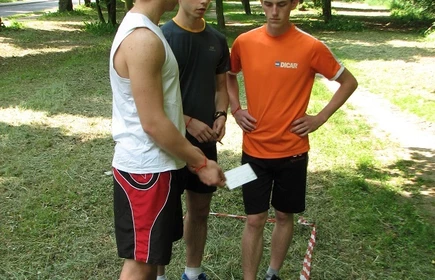 W finale wojew&oacute;dzkim zawod&oacute;w: &bdquo;Sprawni jak żołnierze&rdquo;, drużyna naszej szkoły zajęła czwarte miejsce.11