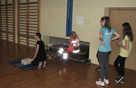 W finale wojew&oacute;dzkim zawod&oacute;w: &bdquo;Sprawni jak żołnierze&rdquo;, drużyna naszej szkoły zajęła czwarte miejsce.3