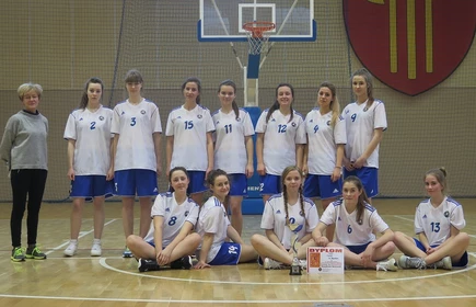 Srebro dla Koszykarek I LO 1