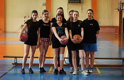 Dziewczęta z klasy   3i  „Mistrzem Szkoły” w koszykówce 3