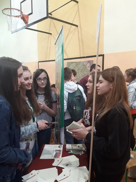 I LO na Szkolnym Dniu Kariery w Publicznym Gimnazjum nr 2 w Brzesku.1