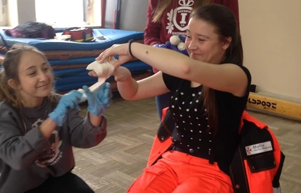 Warsztaty dla gimnazjalist&oacute;w Jak udzielić pierwszej pomocy 5