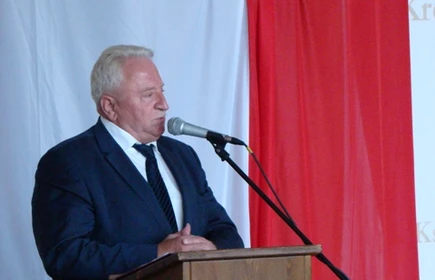 Dwudziestu Dyrektor&oacute;w i ślubowanie klas pierwszych 22