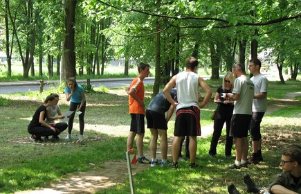 W finale wojew&oacute;dzkim zawod&oacute;w: &bdquo;Sprawni jak żołnierze&rdquo;, drużyna naszej szkoły zajęła czwarte miejsce.13