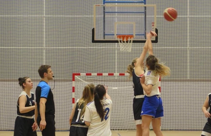 Sukces naszych koszykarek 13