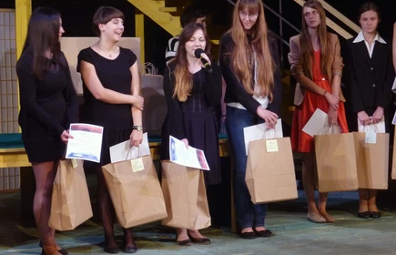 Justyna Łaptas i Patrycja Połącarz finalistkami konkursu historycznego 6