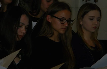 Tablice pamiątkowe w westibulu 10