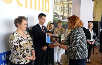 Pożegnanie absolwent&oacute;w - galeria 33